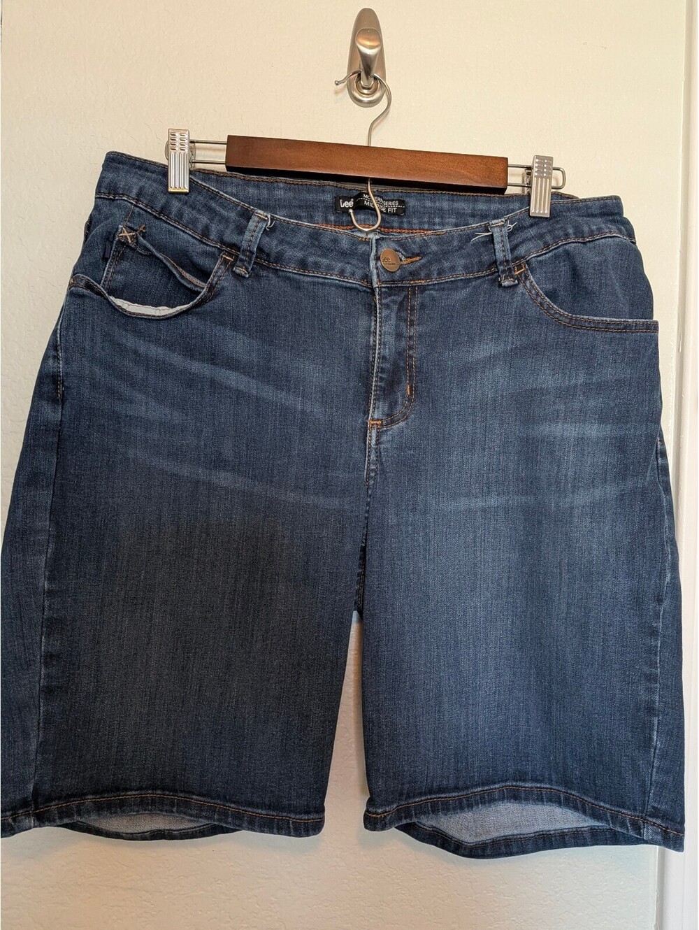 Lee Women's Mid-Rise Stretch Denim Shorts, Size 16W, Dark Blue Relaxed Fit